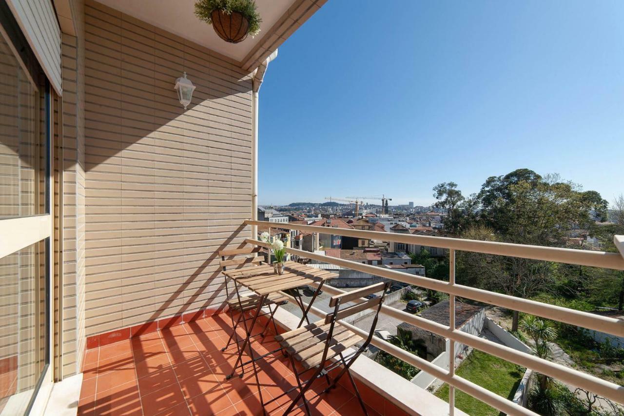 Sunny View To The Tower Apartamento Porto Exterior foto